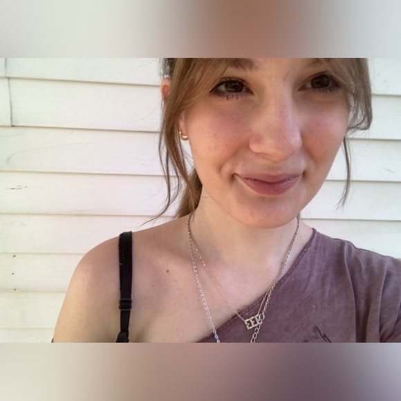 Meet your Posher, Isabella - Picture 6 of 13